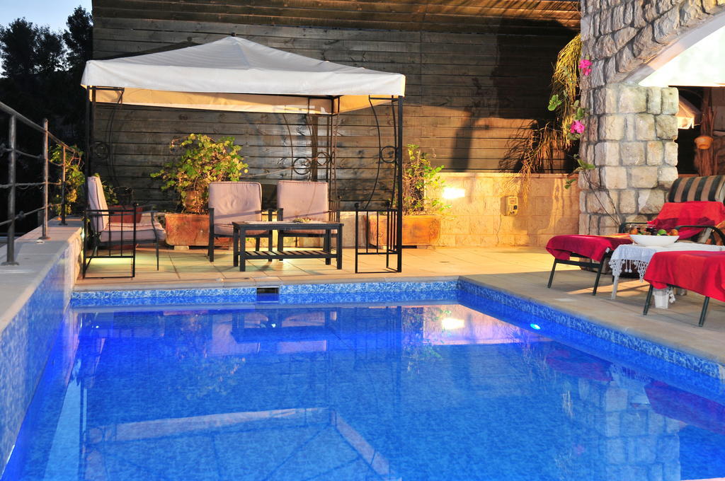 Bikta Banof Apartman Ros Pinna Szoba fotó